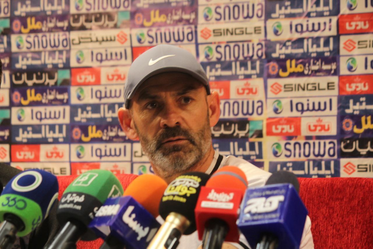 با تمام توان برای رتبه‌های بالا تلاش می‌کنیم