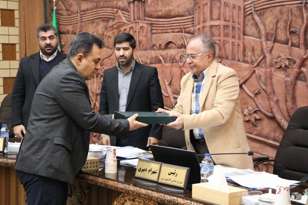 شورا همچنان بر مدار تنش و تقابل یخی / دخل و خرج ۲۹ هزار میلیاردی شهرداری