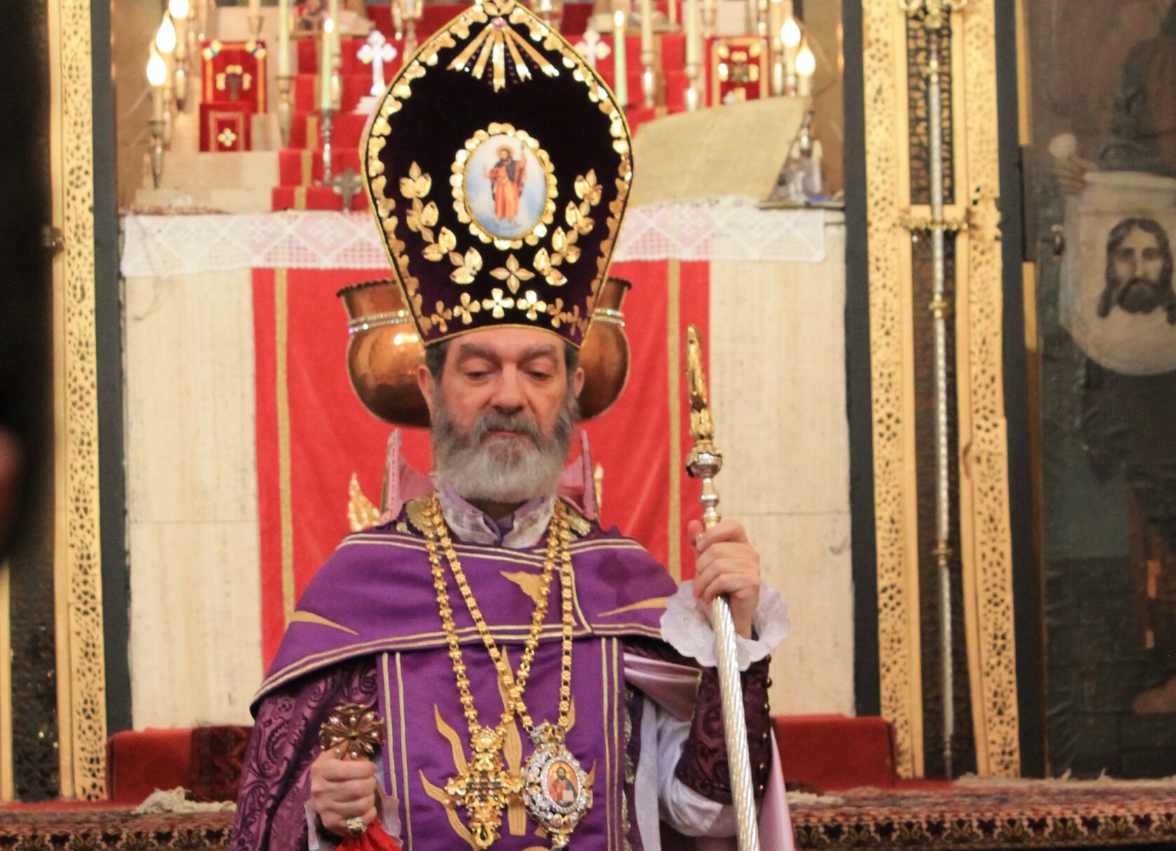 زندگی مسالمت آمیز ارامنه در ایران با تکیه بر اشتراکات ادیان الهی / ترس دشمن بزدل از راه و زائر حاج قاسم