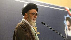 هدف دشمنان کاهش اقتدار نظام دینی است