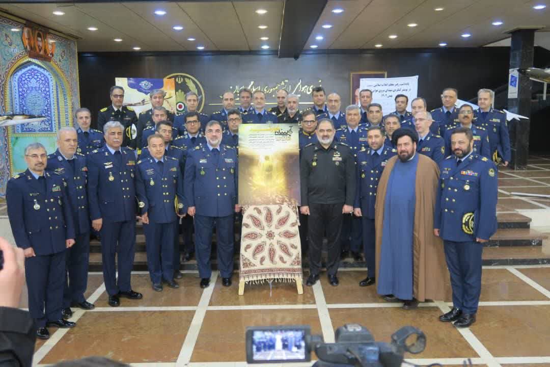 «آیینه خورشید»؛ نماهنگی که مورد خرسندی رهبر انقلاب قرار گرفت / روایت همافران از مبعث محمد امین تا نهضت خمینی کبیر