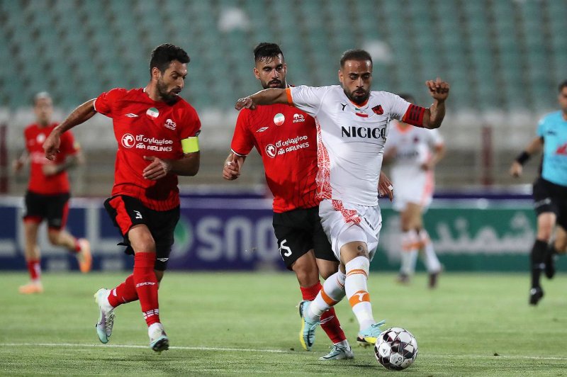 ۳ امتیاز در دقیقه آخر از دست تراکتور پرید