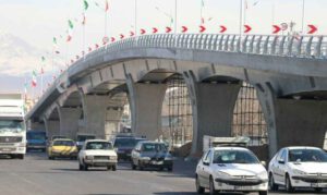 مطب‌های پزشکی در کمین میدان ارتش / ترافیک تحمیلی اطبا، پل روگذر را بی‌خاصیت می کند؟