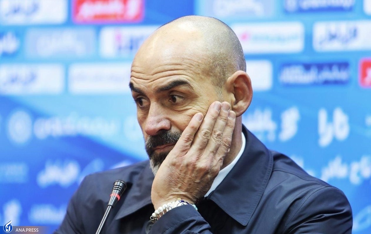 خمز از تراکتور پیاده شد