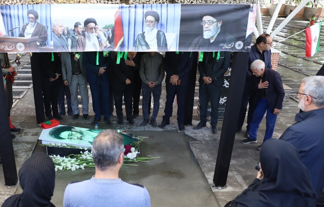 درخواست پیشنهاد از اهالی فرهنگ و هنر برای سنگ قبر امام جمعه شهید / خاندان آل هاشم توصیه ای برای ساخت مقبره ندارند