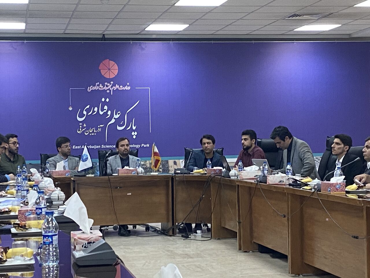 صنایع بزرگ کشور نیازمند توسعه فناوری هستند 