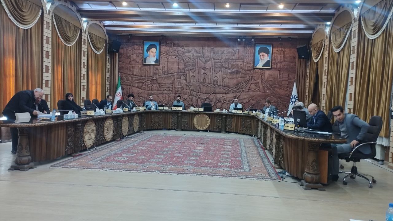 بررسی گزارش عملکرد منابع و مصارف شهرداری / تذکرات فرهنگی و انتخاباتی