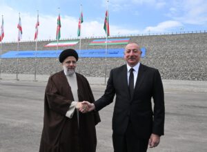 دیپلماسی آبی دوستی / دیدار رئیسی و علی اف در نقطه صفر مرزی آذربایجان شرقی