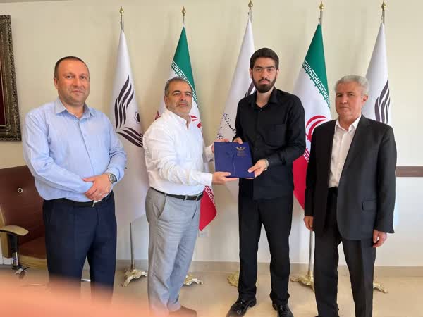 آزادی ۱۰ زندانی غیر عمد مالی با کمک پدر و خانواده شهید آل هاشم