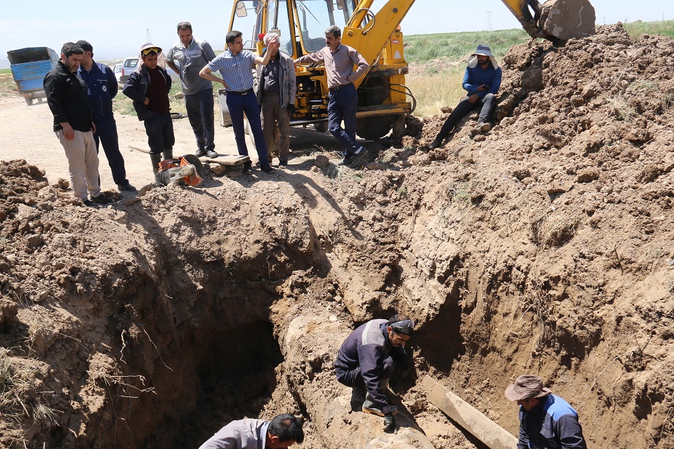 رفع نشتی خط لوله آب مایان به نیروگاه حرارتی تبریز بدون خروج واحد