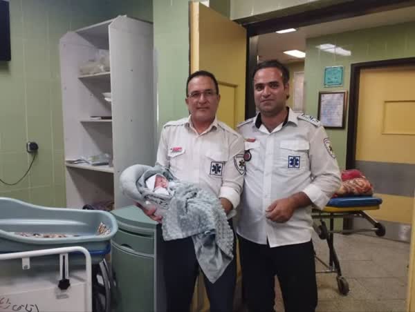 تولد داخل آمبولانس در مرند