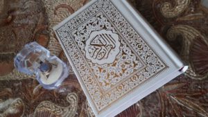 انگشتر استاندار شهید به یک دانش‌آموز، رسید