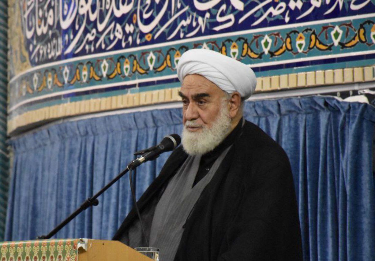 تعلق خاطر خاص رهبرانقلاب به آذربایجان / همگی امام جمعه جدید را کمک کنید