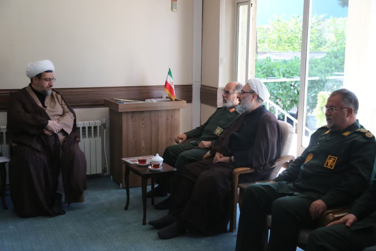 سپاه خود را بازوی روحانیت می‌کند