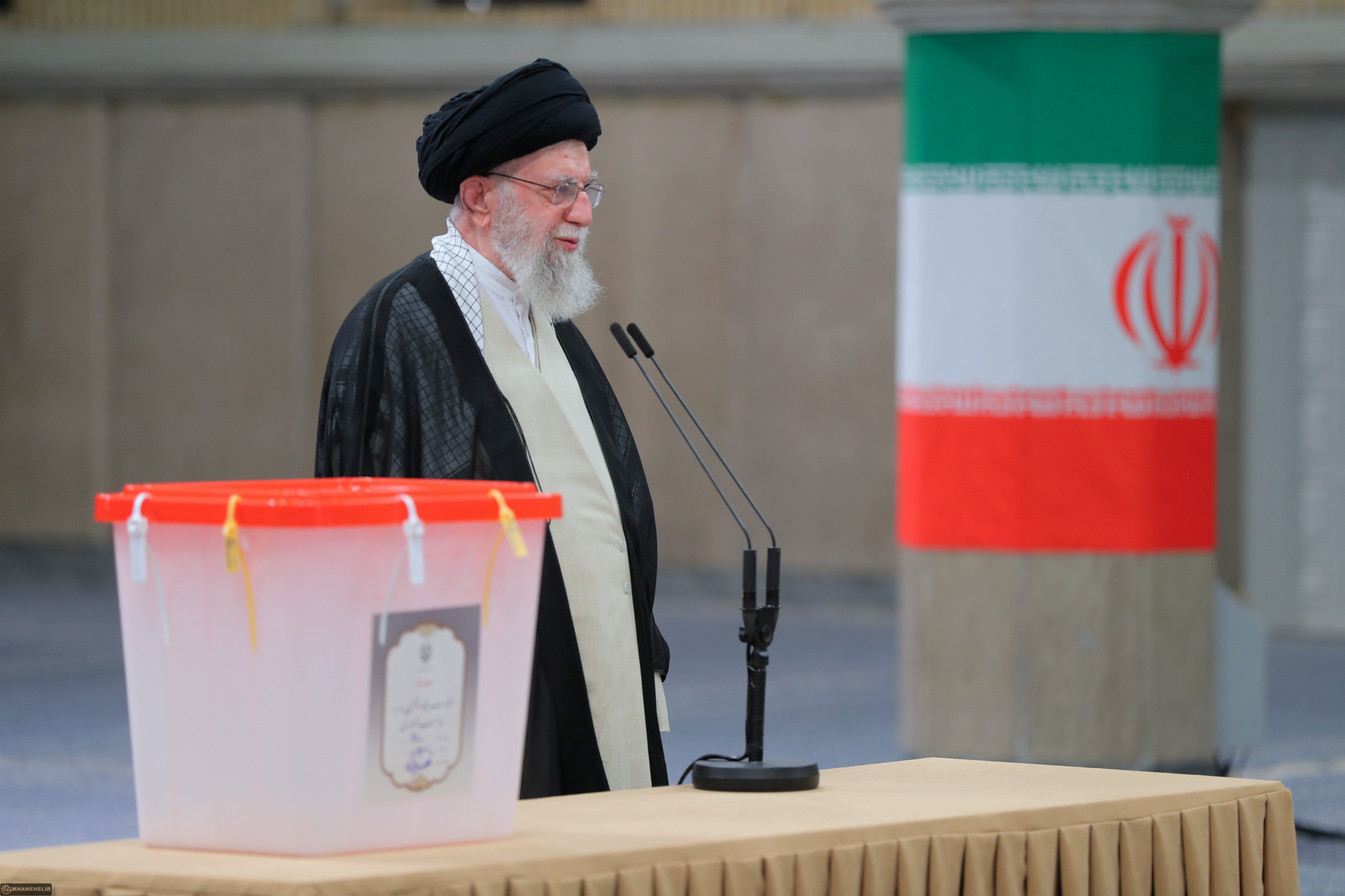 در مرحله دوم انتخابات مردم باید همتشان بیشتر باشد / ان شاء الله مردم رای بدهند و بهترین را انتخاب کنند