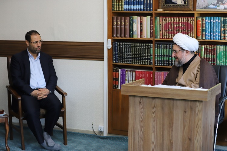 تاکید امام جمعه تبریز بر فراجناحی بودن نظام تعلیم و تربیت