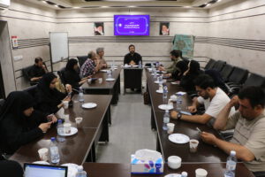 نسل جوان باید با تاریخ مشروطه بیش تر آشنا شوند