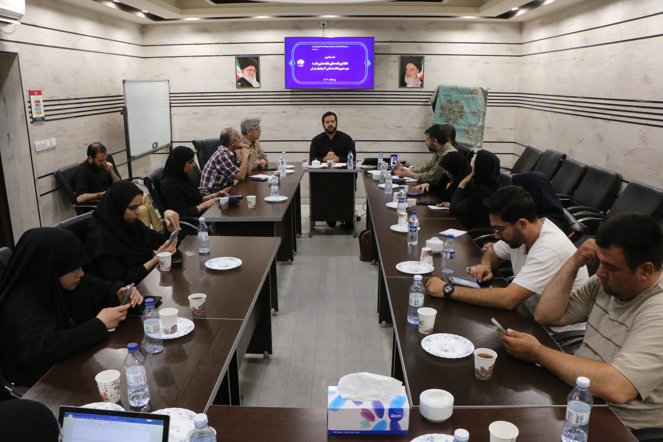 نسل جوان باید با تاریخ مشروطه بیش تر آشنا شوند