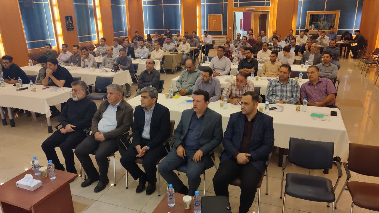 گردهمایی آموزشی ۸۰‌ نفر از کارشناسان حوزه نظارت بنیاد مسکن استان‌ها در تبریز