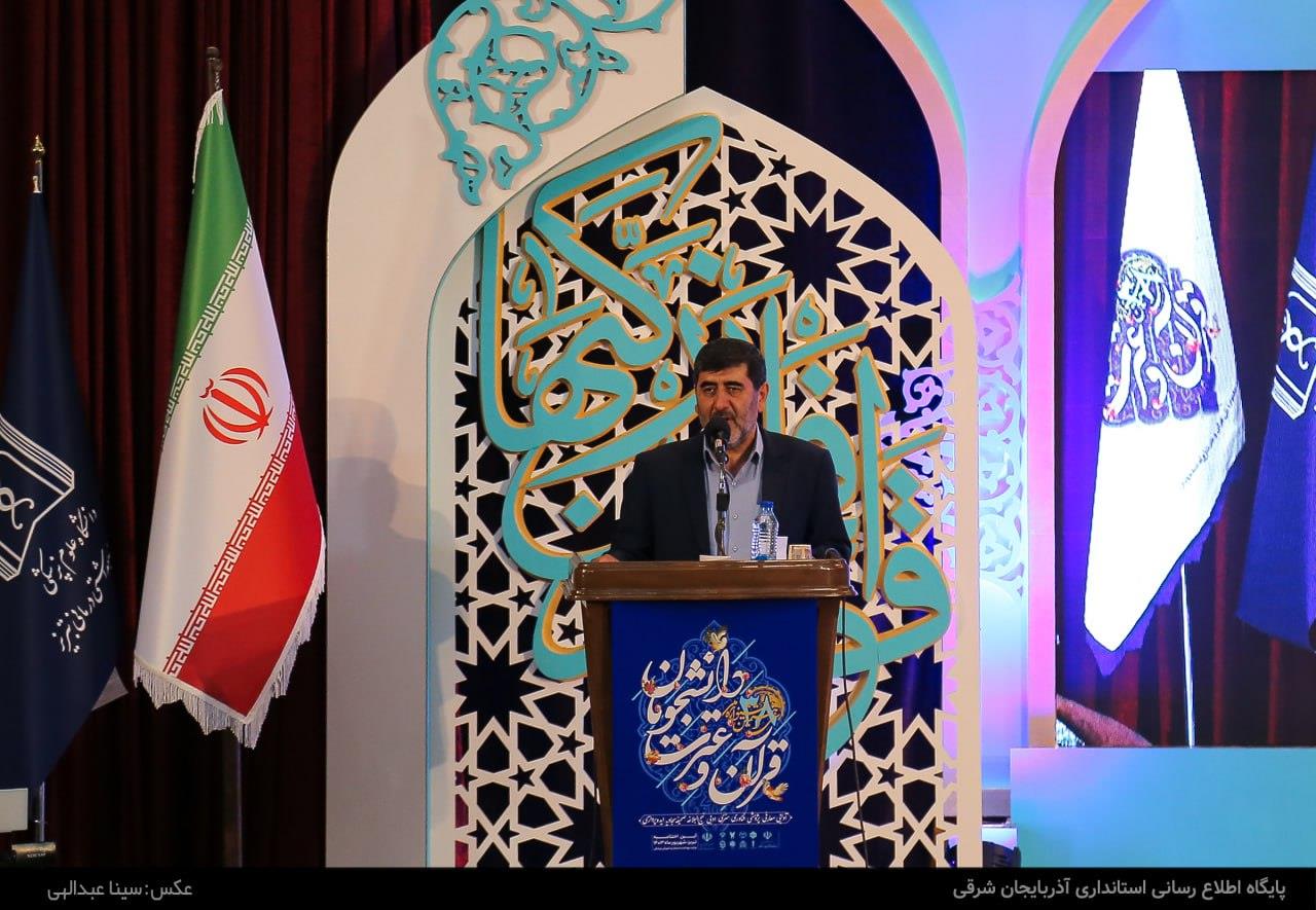 جامعه دانشگاهی با روی آوردن به فرهنگ صحیح دینی می‌توانند نیازهای جامعه را پاسخ دهند