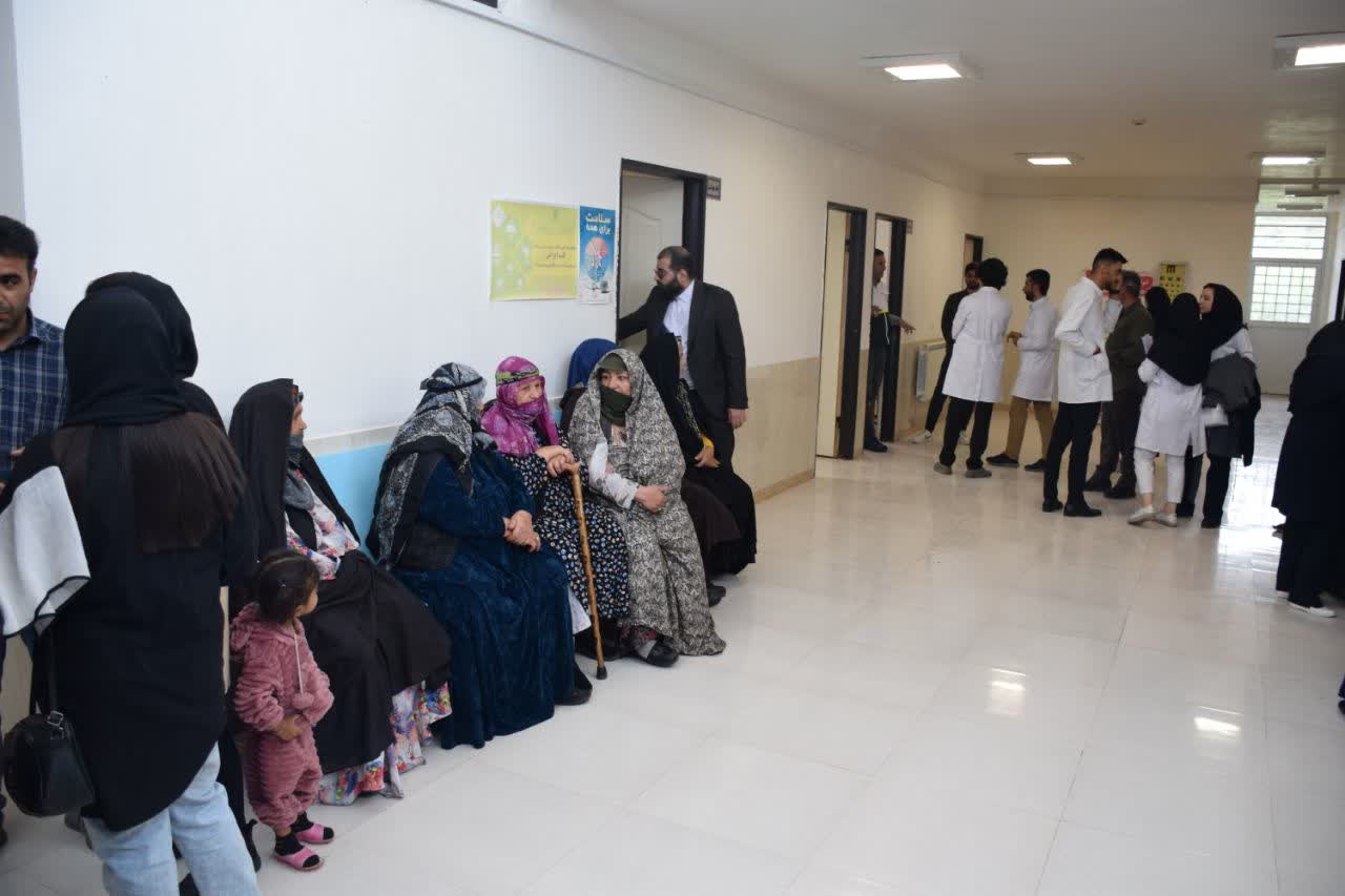 مردم روستای ورگهان شهرستان اهر ویزیت رایگان پزشکی شدند