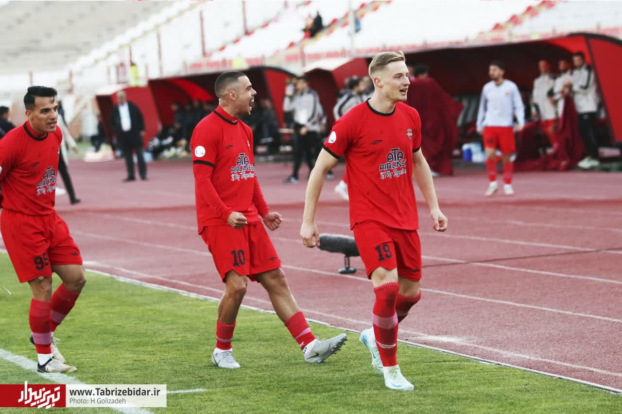 اولین برد خانگی شاگردان اسکوچیچ / تراکتوری ها در ۱۴ دقیقه کار را تمام کردند