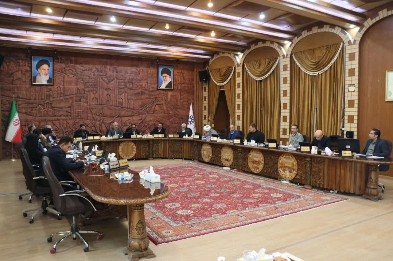 شورای انقلابی و مردم