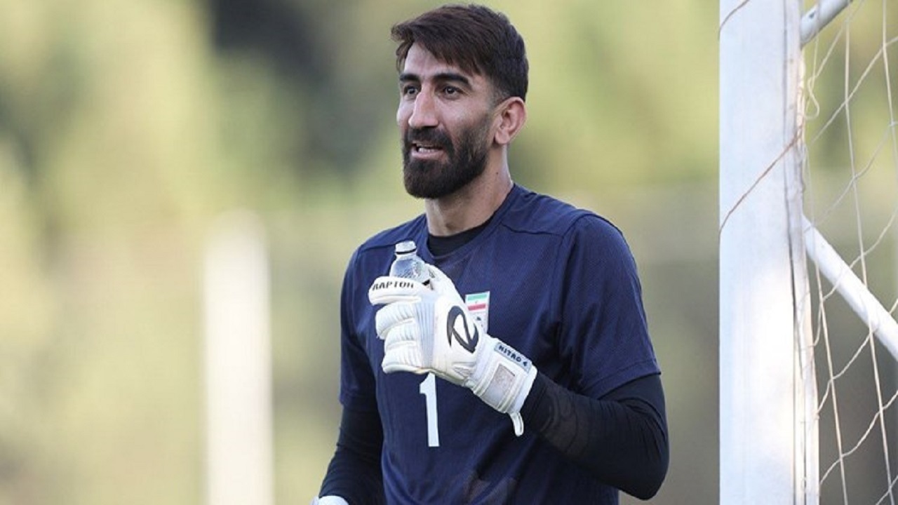 یورش سنگربان تراکتور به جایگاه عابدزاده