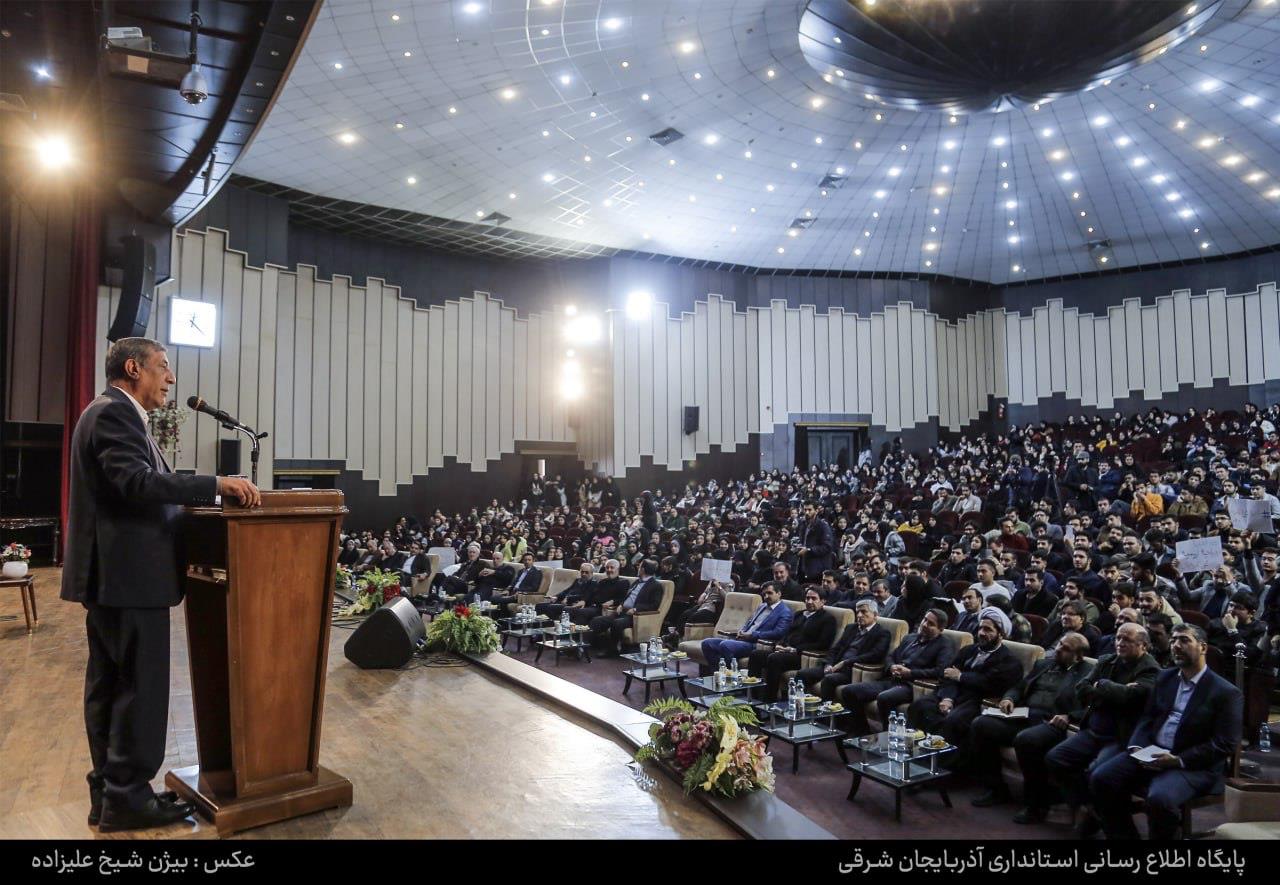 ۶۰ درصد مردم با فیلترینگ مخالف هستند / در ۱۰۰ روز اول فعالیت دولت صدها استاد و دانشجو به دانشگاه ها بازگردانده شدند