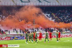 تراکتور در اولین روز زمستان یخ زد!