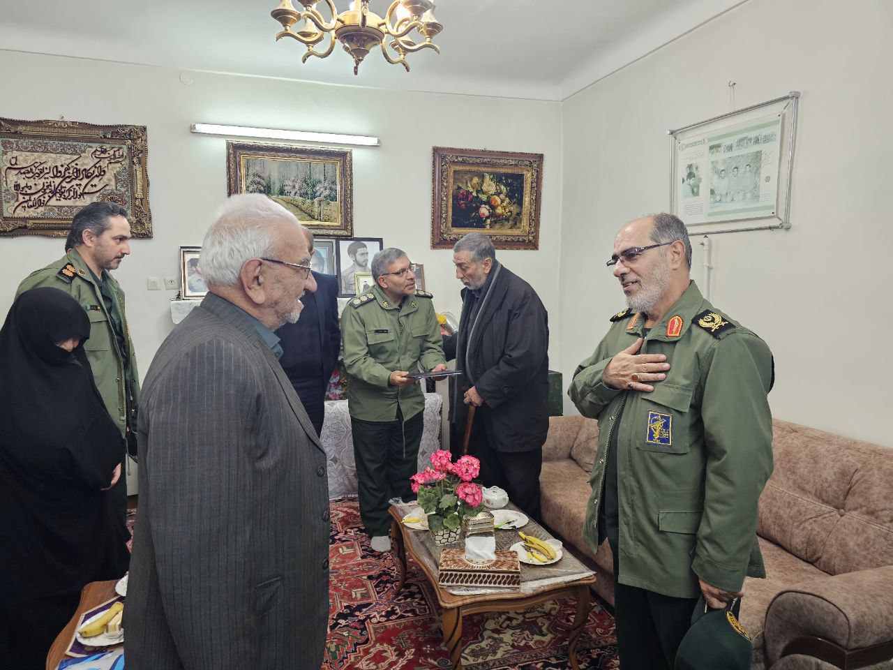 غواص دریای بی کران گمنامی / نمادهای خودباوری و خداباوری