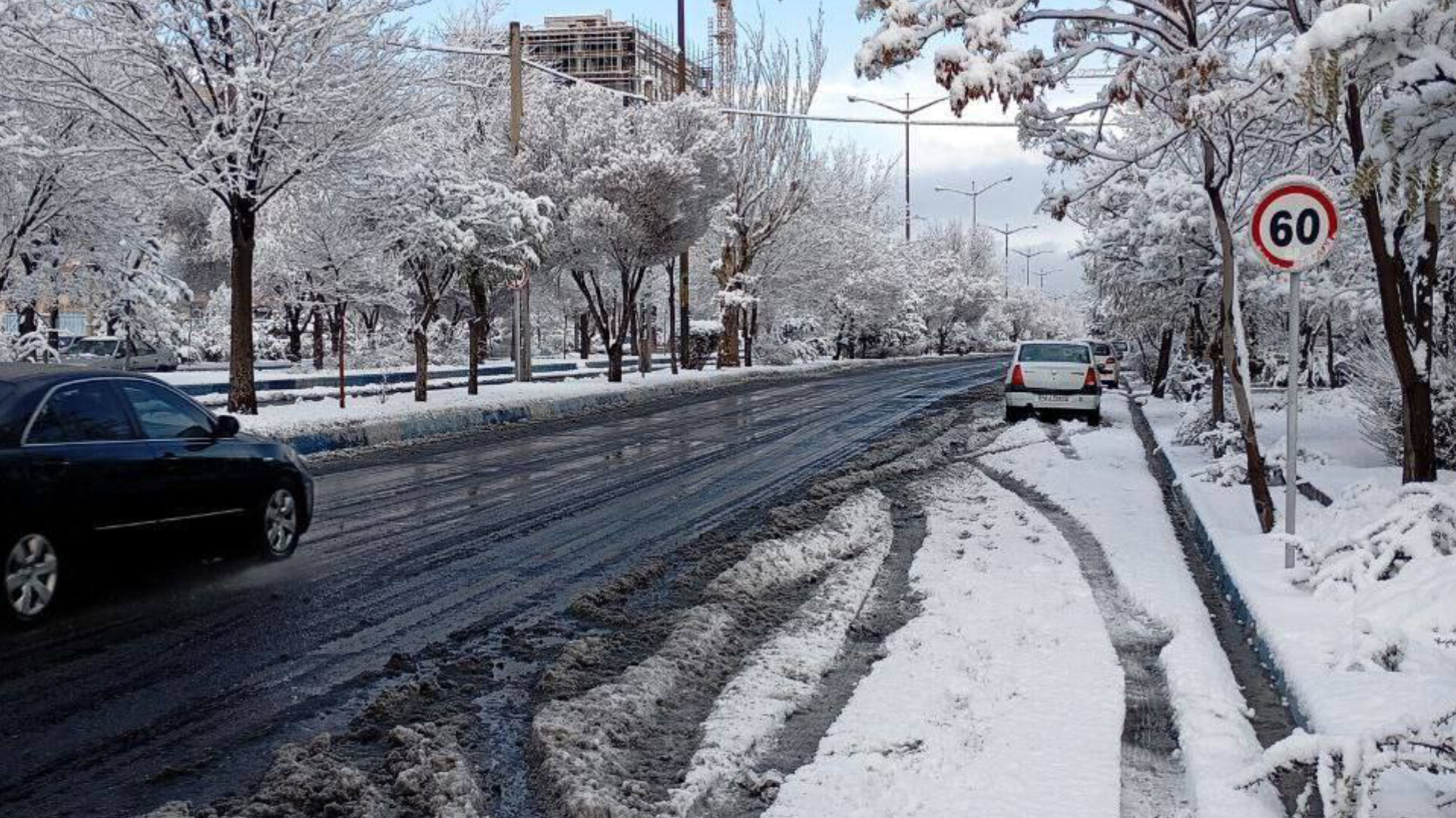 بارش برف، هوای تبریز را تمیز کرد