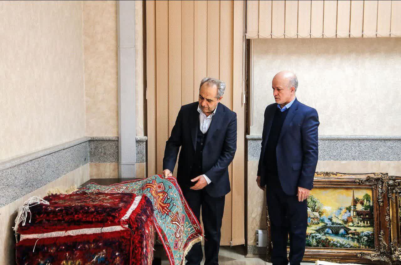 برپایی نمایشگاه فرش دستبافت محلی / بازاریابی برای تولیدات مددجویان و حمایت از مصرف کننده