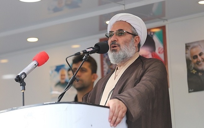 دشمن به دنبال تصاحب ذهن ها و قلب هاست