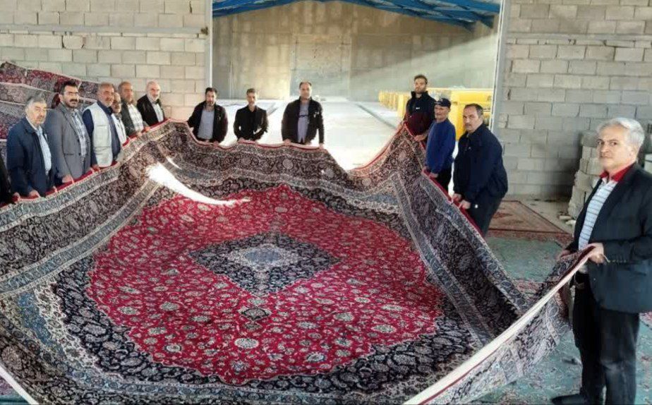 شفا به برکت گره فرش حرم امام حسین(ع)