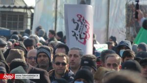 چیرگی گرمای حضور بر سوز سرما / تبریز پای انقلابش ایستاده
