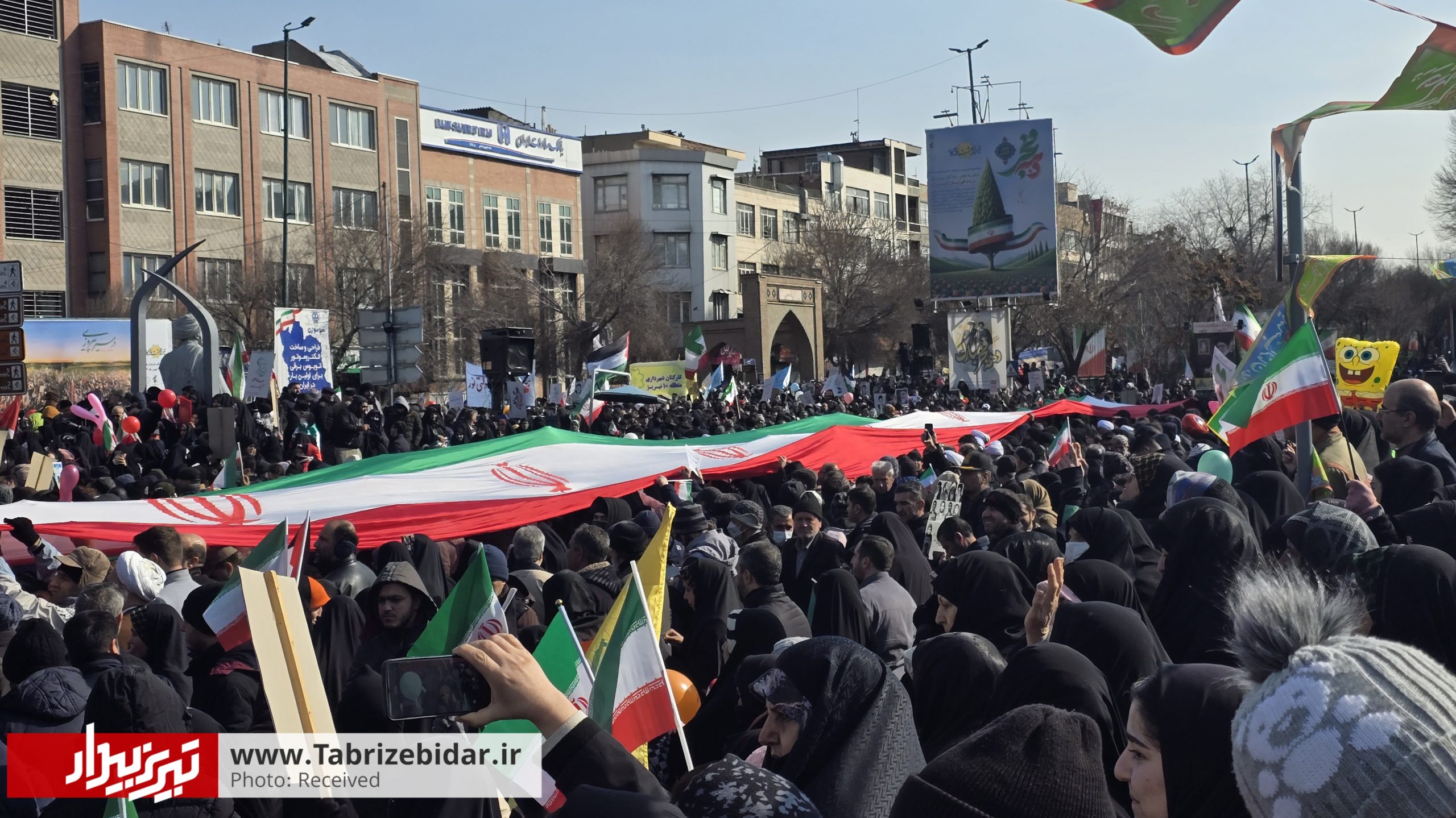 فوران حرارت انقلابی در سوز سرمای تبریز / فریاد وفاداری در جشن ملی انقلاب