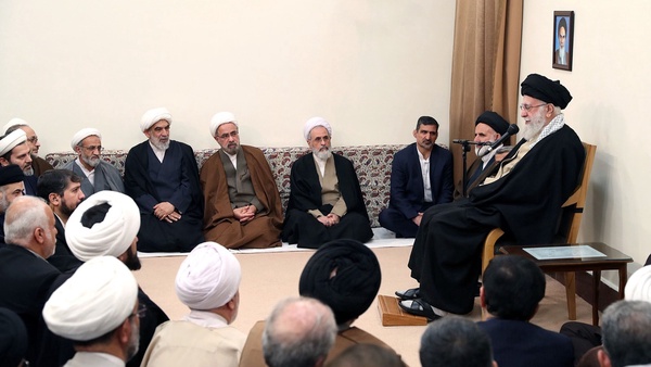 حوزۀ علمیه وام‌دار آیت‌الله جوادی‌آملی است