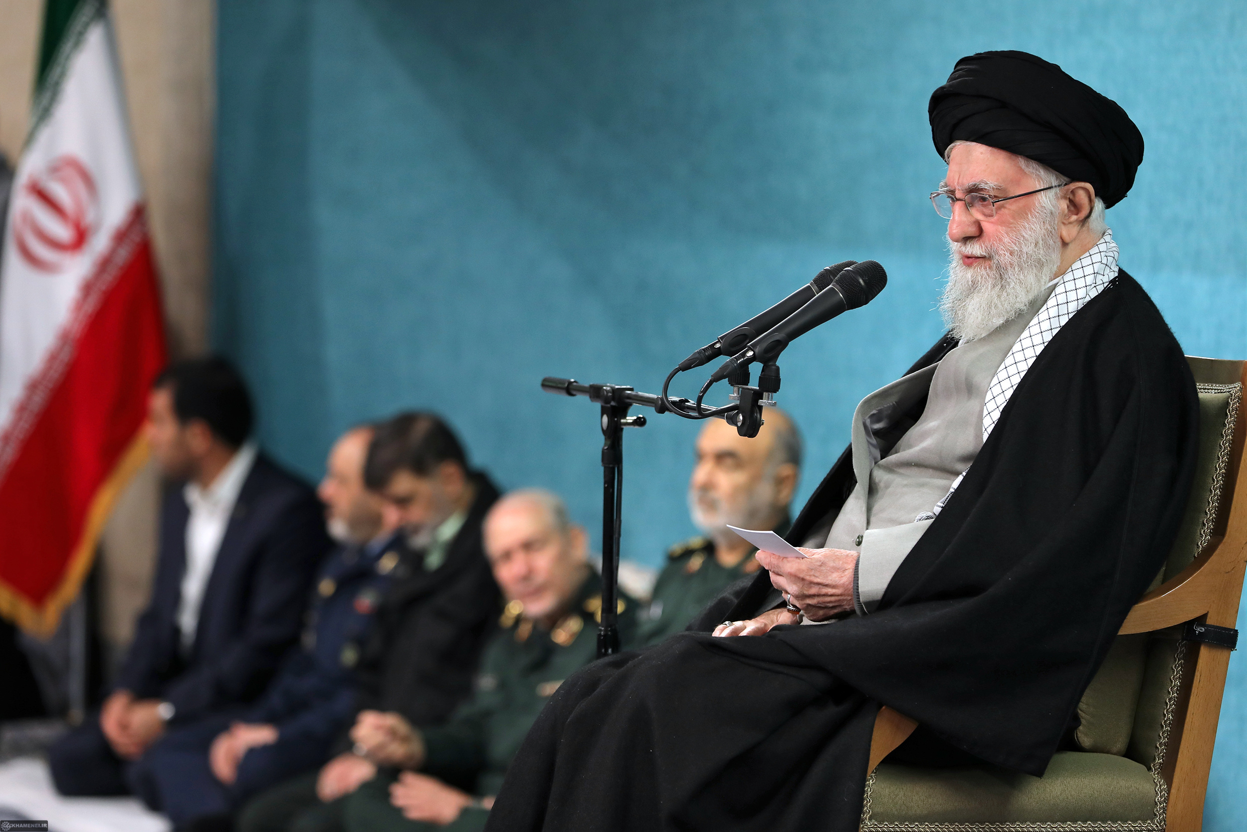 جمهوری اسلامی قطعاً زیر بار توقعات تحکم‌آمیز دولت‌های قلدر نمی‌رود/ مسئله اقتصاد و معیشت مردم در درجه اول اهمیت است