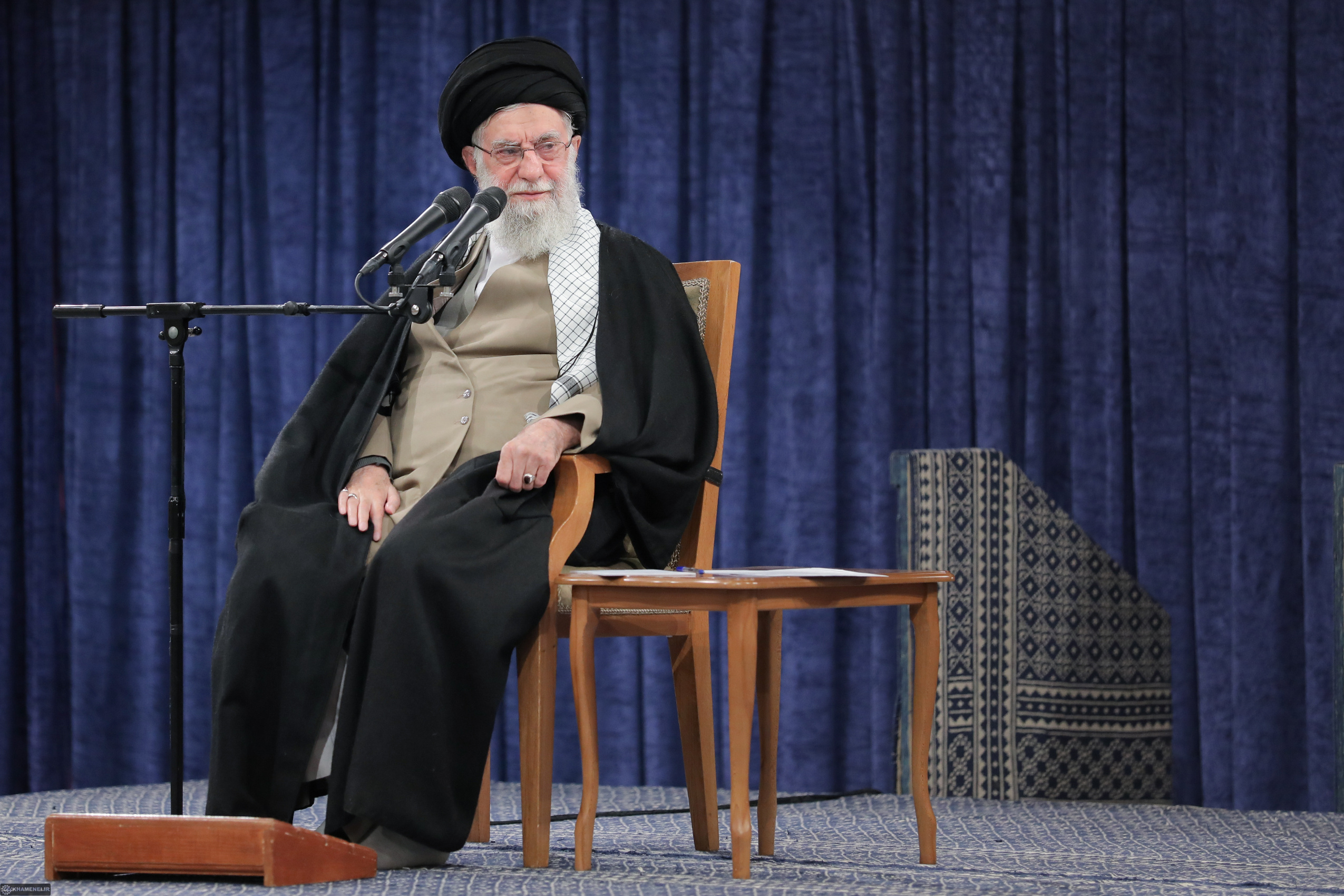 مذاکره با دولت فعلی آمریکا گره تحریم‌ها را کورتر می‌کند/ علت مشکلات اقتصادی بیشتر از تحریم‌ها، بی‌توجهی‌های خودمان است