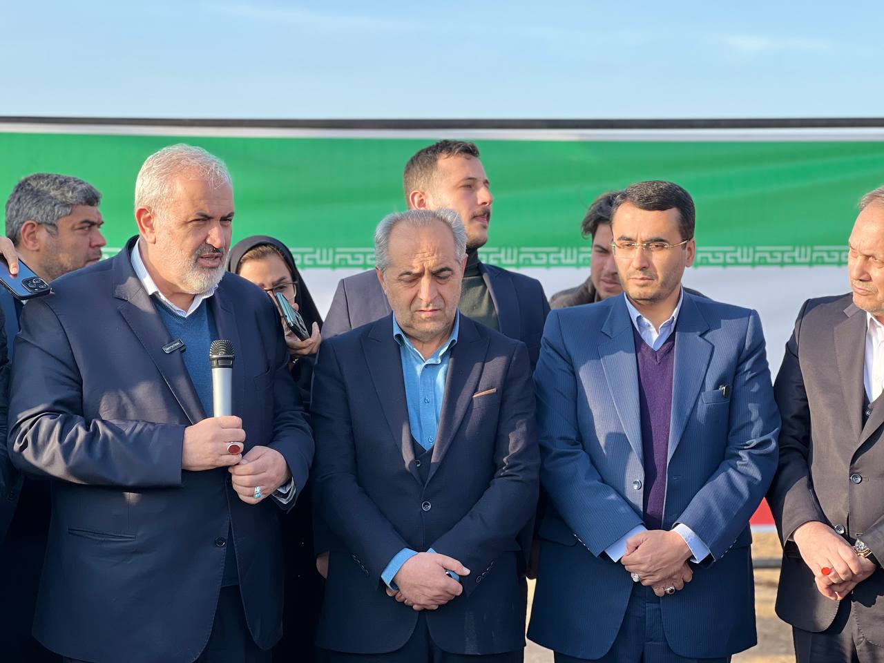 کلنگ زنی پست برق ۴۰۰ کیلوواتی و افتتاح فاز دوم مخزن ۱۰۰ هزار مترمکعبی آب شرب