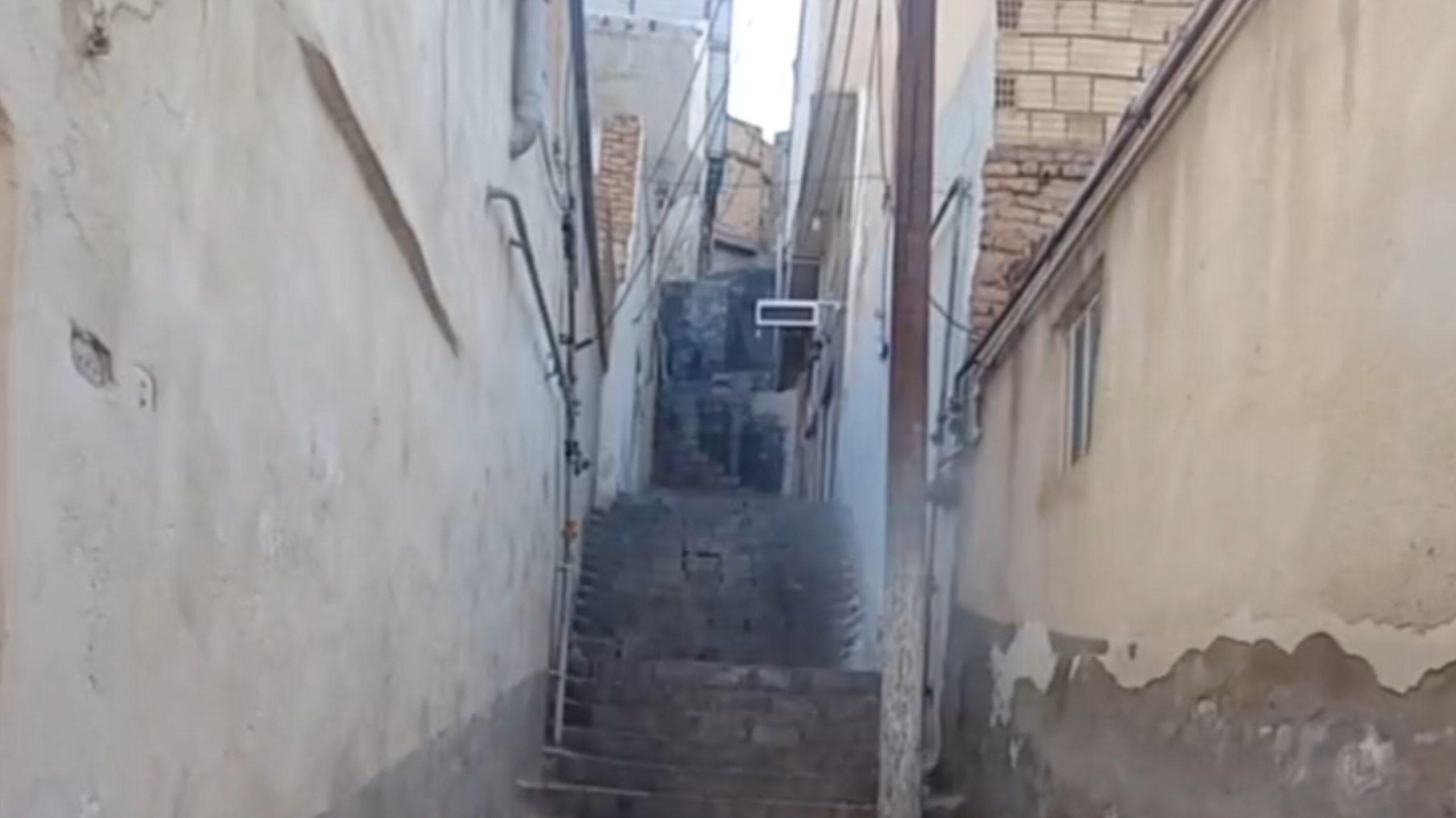 گذر از پله های مشقت در کوچه های فراموش شده / روایت خانواده ای در تنگناهای حاشیه نشینی