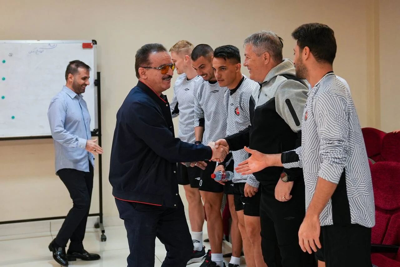 اجازه جدایی هیچ ستاره‌ای را نمی‌دهیم / از بازیکنانی که به آنان توهین شده، عذرخواهی می‌کنم