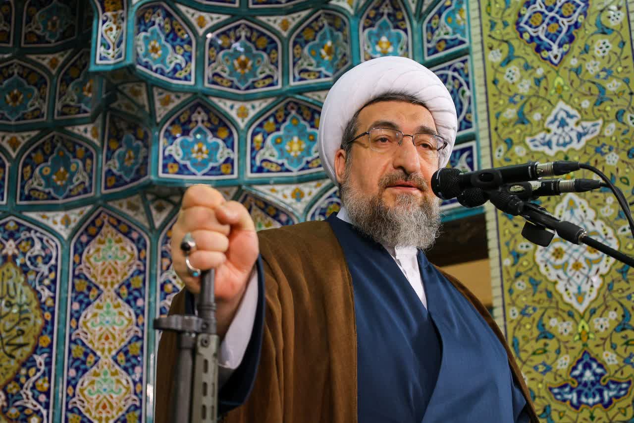 ایستادگی ملت ایران رمز بازگشت آمریکا به میز مذاکره / قهرمانی تراکتور افتخاری برای کل ملت ایران