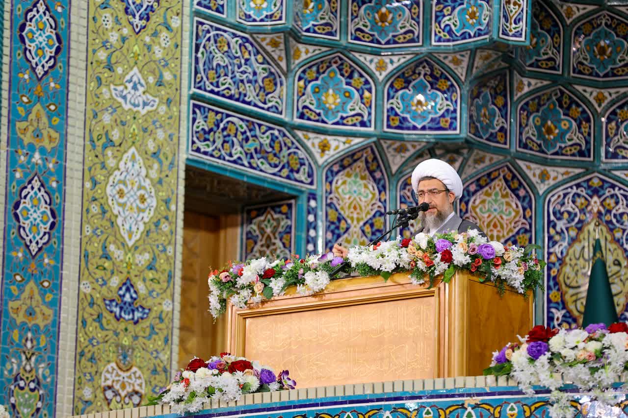 مردم از تورم و گرانی ناراضی و ناراحت هستند / بازیکنان تراکتور با زیارت شهدا، منش قهرمانی را نشان دادند