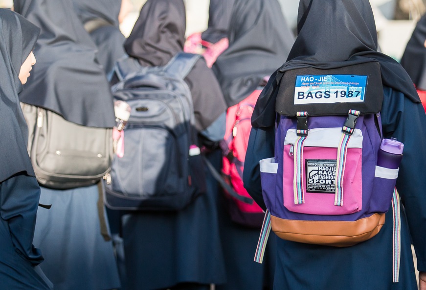 کوله آرزوها بر شانه دانش آموزان، سنگینی هزینه ها بر دوش والدین