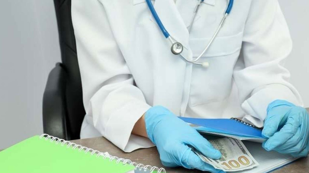 سکه درمانی در اتاق عمل / ویروس خطرناک زیرمیزی!