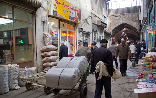 حکایت دالان دار امین بازار / حاج ابراهیم با «یا الله، یا الله» تاریخ بازار تبریز را بر دوش می کشد