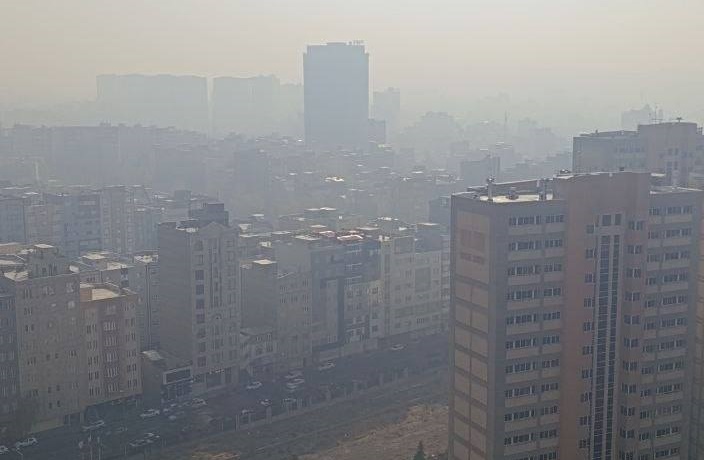 تبریز تعطیل، خفه در دود؛ قفل در ترافیک