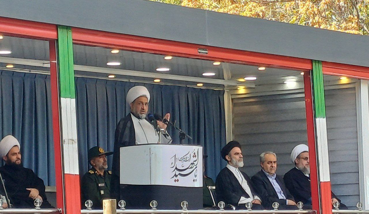 ۱۳ آبان روز مبارزه با آمریکاست / دشمن در جنگ ۱۲ به خیال باطل خود نرسید